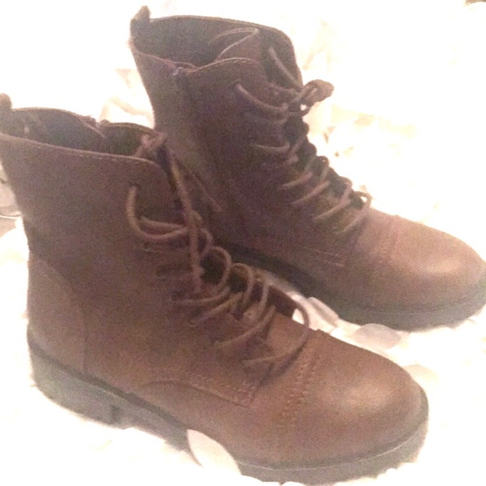 NEW Universal Thread 8 1/2 Brown Boots